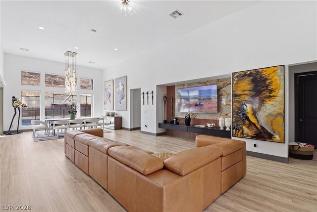 6880 Equinox Cliff Street, Las Vegas, NV 89135