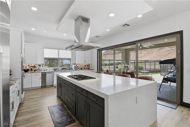 6880 Equinox Cliff Street, Las Vegas, NV 89135