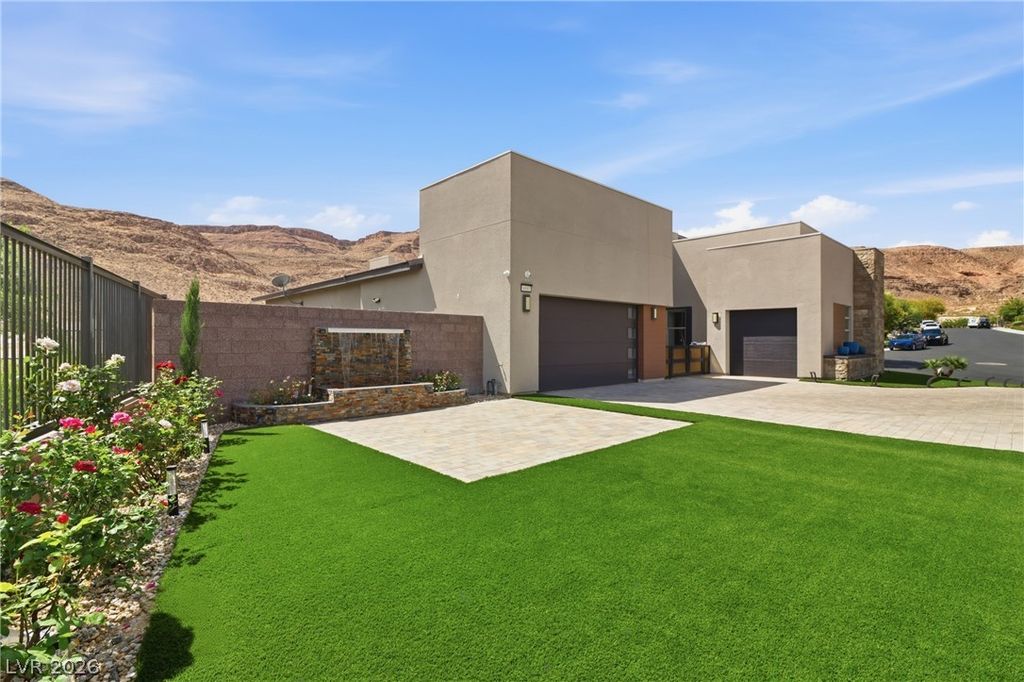 6880 Equinox Cliff Street, Las Vegas, NV 89135