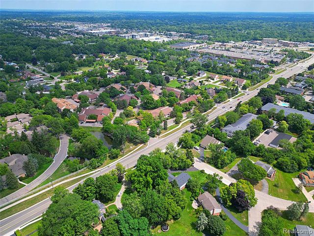 30851 Woodstream Drive, Farmington Hills, MI 48334