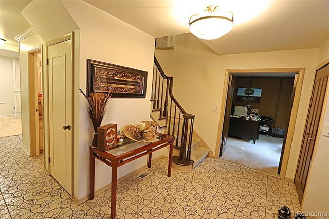 30851 Woodstream Drive, Farmington Hills, MI 48334