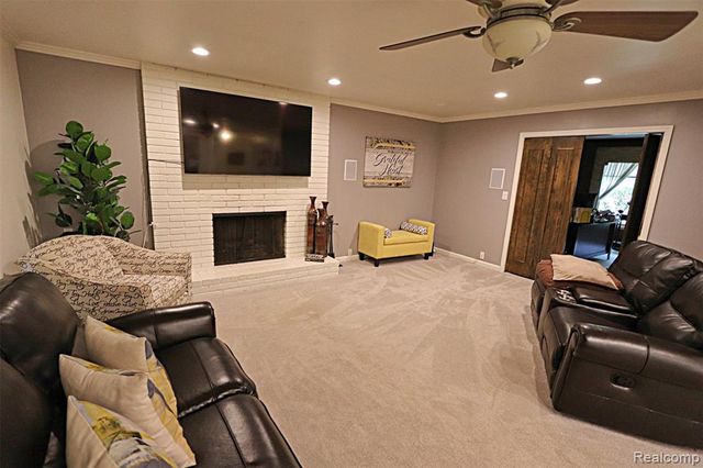 30851 Woodstream Drive, Farmington Hills, MI 48334