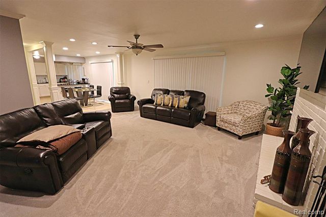 30851 Woodstream Drive, Farmington Hills, MI 48334