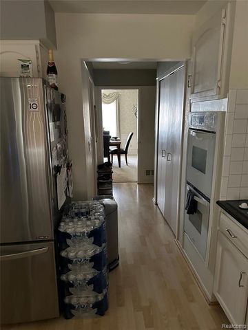 30851 Woodstream Drive, Farmington Hills, MI 48334