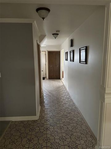 30851 Woodstream Drive, Farmington Hills, MI 48334