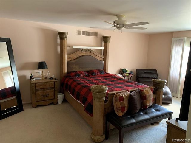 30851 Woodstream Drive, Farmington Hills, MI 48334