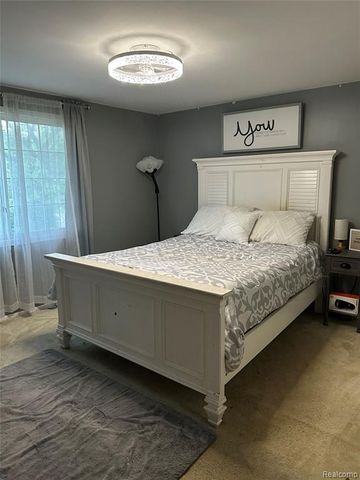 30851 Woodstream Drive, Farmington Hills, MI 48334