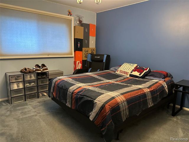 30851 Woodstream Drive, Farmington Hills, MI 48334