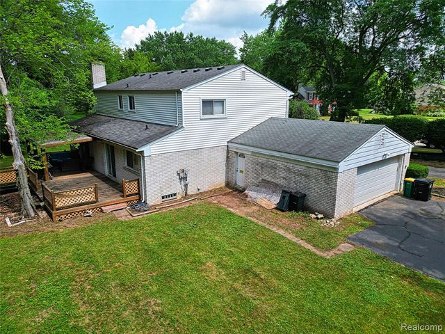 30851 Woodstream Drive, Farmington Hills, MI 48334