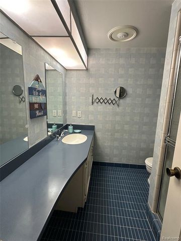 30851 Woodstream Drive, Farmington Hills, MI 48334