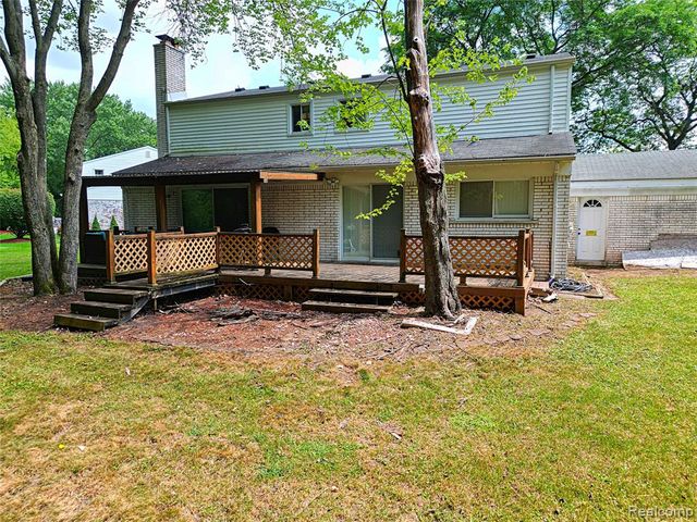 30851 Woodstream Drive, Farmington Hills, MI 48334