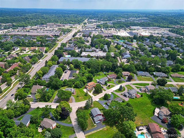 30851 Woodstream Drive, Farmington Hills, MI 48334