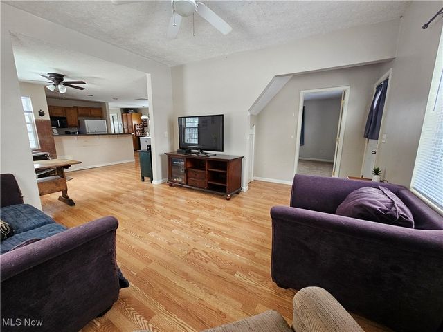 1910 Wenz Road, Wakeman, OH 44889