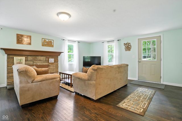 8453 S Christian Drive, Nineveh, IN 46164