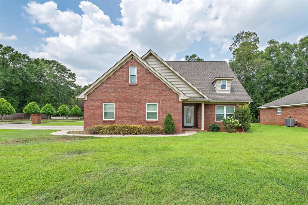 101 Brockton Ct, Dothan, AL 36305