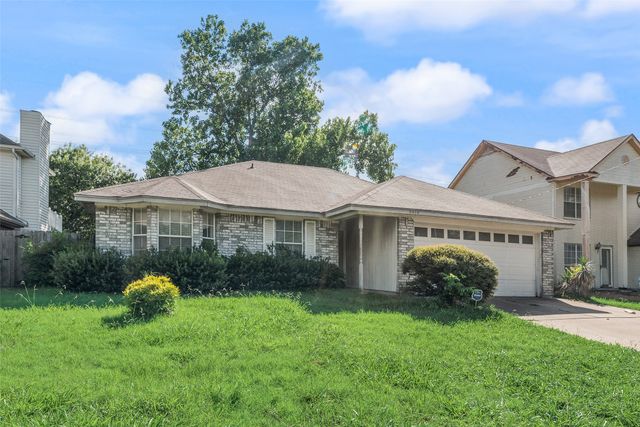 6010 Maple Leaf Drive, Arlington, TX 76017