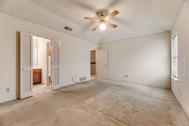 6010 Maple Leaf Drive, Arlington, TX 76017