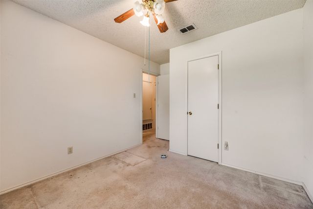 6010 Maple Leaf Drive, Arlington, TX 76017