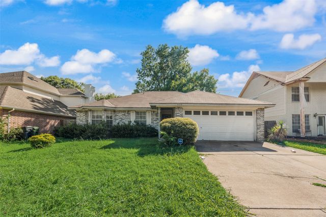 6010 Maple Leaf Drive, Arlington, TX 76017