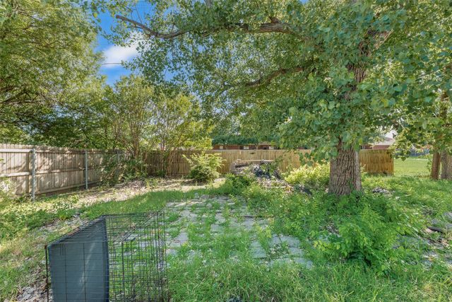 6010 Maple Leaf Drive, Arlington, TX 76017