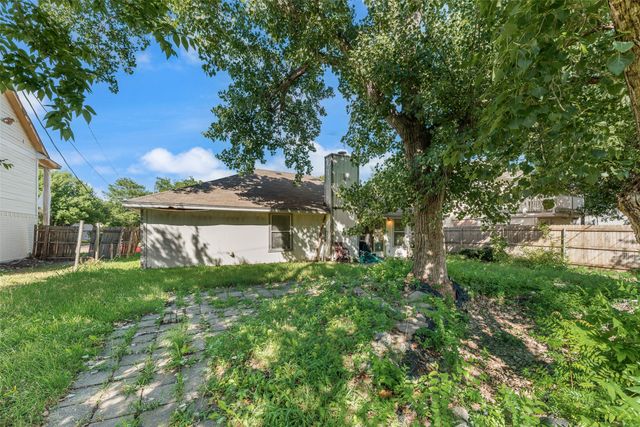 6010 Maple Leaf Drive, Arlington, TX 76017
