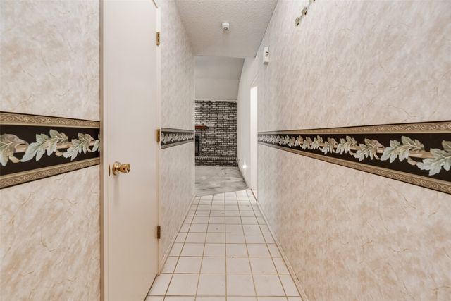 6010 Maple Leaf Drive, Arlington, TX 76017