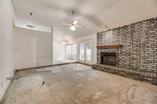 6010 Maple Leaf Drive, Arlington, TX 76017
