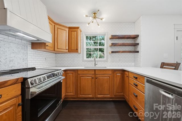 4857 32nd Street Lane NE, Hickory, NC 28601