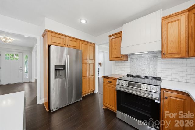 4857 32nd Street Lane NE, Hickory, NC 28601