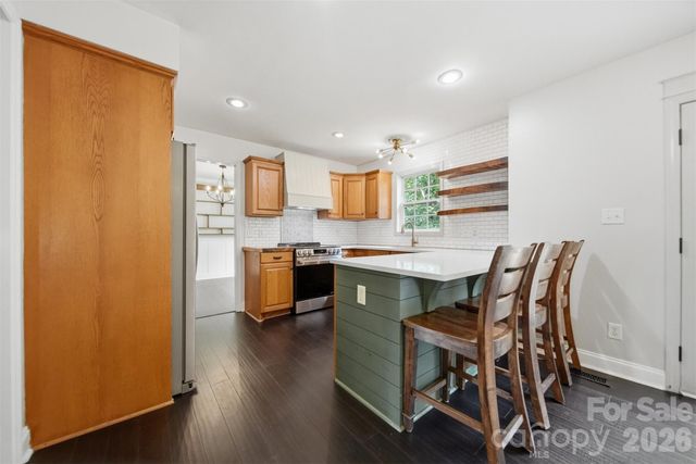 4857 32nd Street Lane NE, Hickory, NC 28601