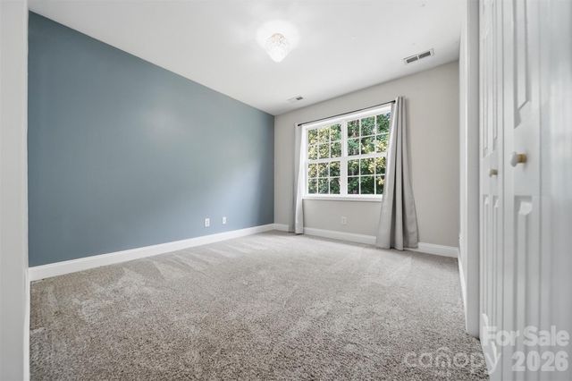 4857 32nd Street Lane NE, Hickory, NC 28601