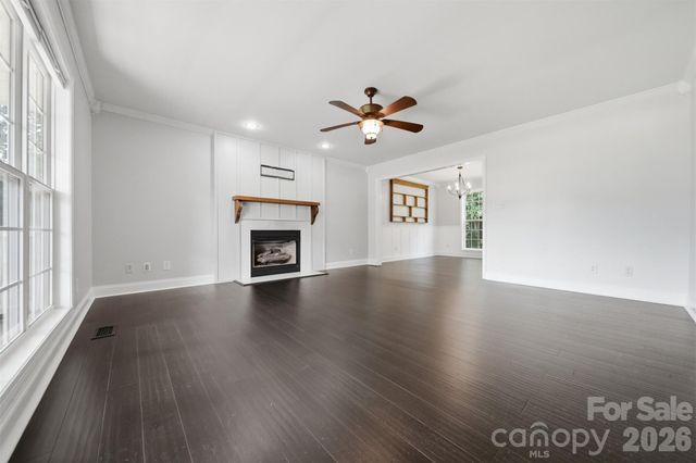 4857 32nd Street Lane NE, Hickory, NC 28601