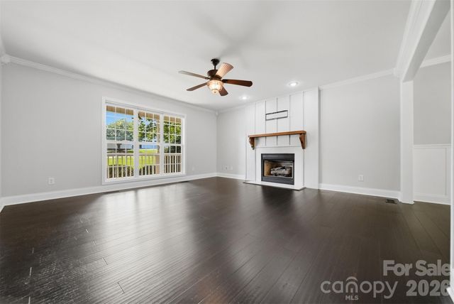 4857 32nd Street Lane NE, Hickory, NC 28601