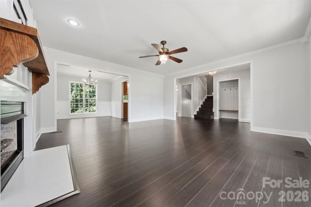 4857 32nd Street Lane NE, Hickory, NC 28601