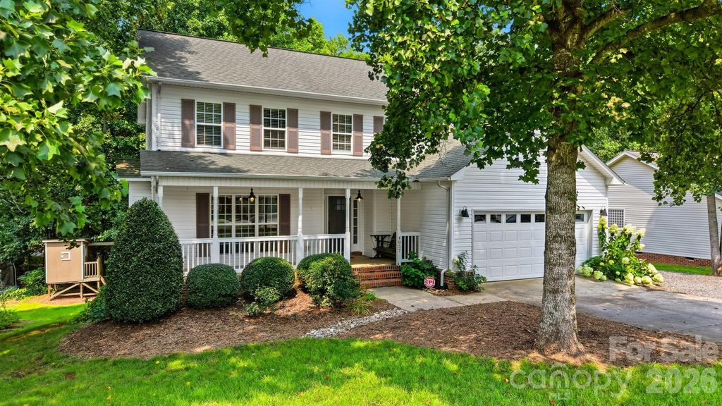 4857 32nd Street Lane NE, Hickory, NC 28601