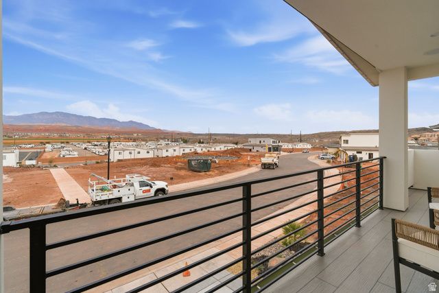 972 E COYOTE CRST DR, Washington, UT 84780