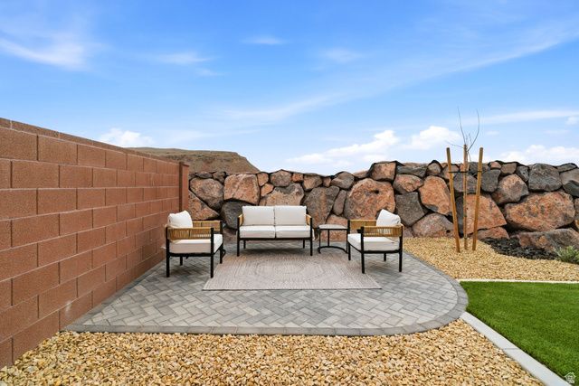 972 E COYOTE CRST DR, Washington, UT 84780
