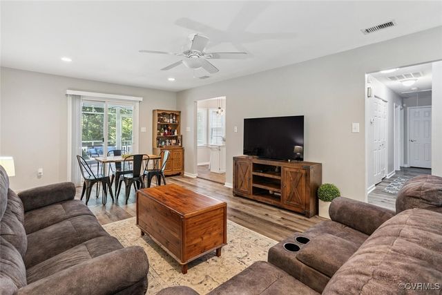7117 Deer Thicket Dr, Midlothian, VA 23112