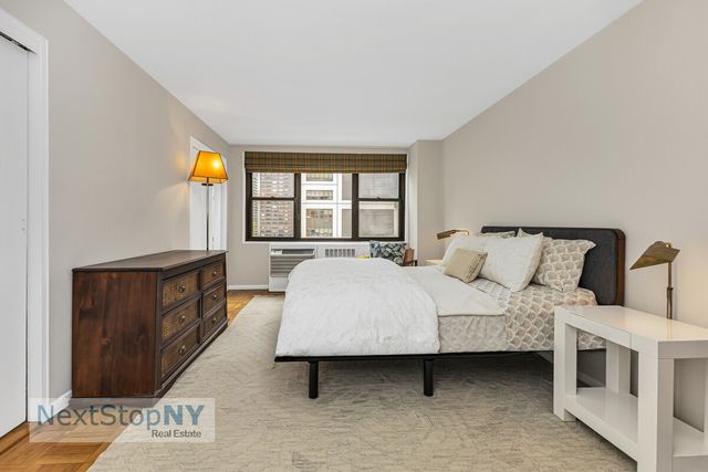 235 E 57th St Apt 12D, New York City, NY 10022
