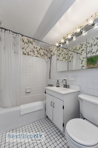 235 E 57th St Apt 12D, New York City, NY 10022