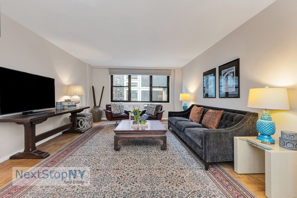 235 E 57th St Apt 12D, New York City, NY 10022