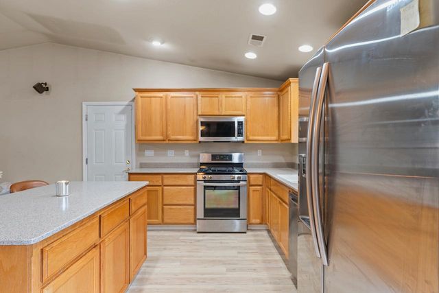 6390 Red Robin Rd, Placerville, CA 95667