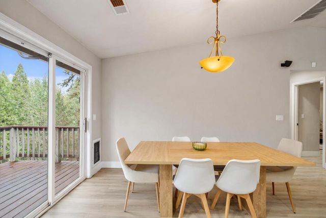 6390 Red Robin Rd, Placerville, CA 95667