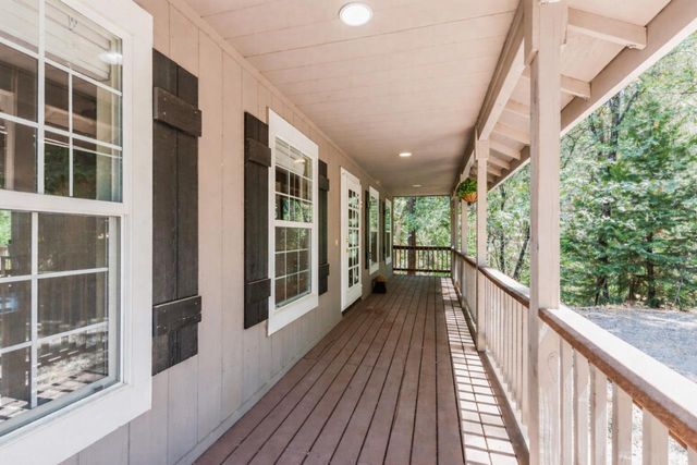 6390 Red Robin Rd, Placerville, CA 95667