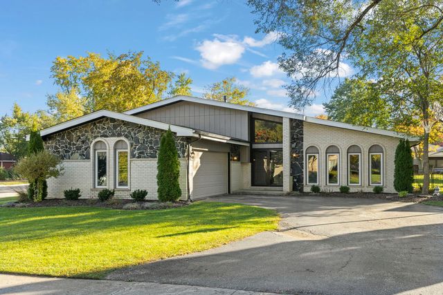 797 Oakwood Drive, Frankfort, IL 60423