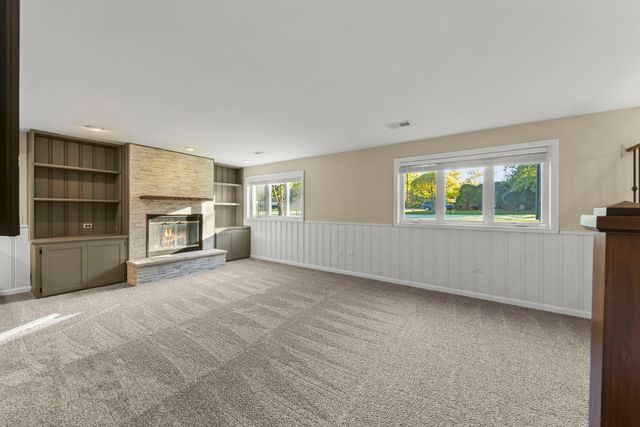 797 Oakwood Drive, Frankfort, IL 60423