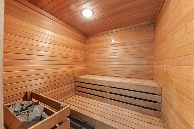 797 Oakwood Drive, Frankfort, IL 60423