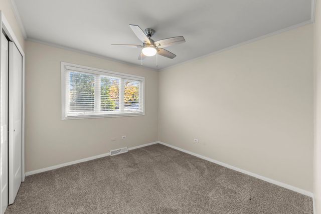 797 Oakwood Drive, Frankfort, IL 60423