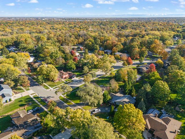 797 Oakwood Drive, Frankfort, IL 60423