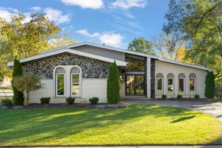 797 Oakwood Drive, Frankfort, IL 60423